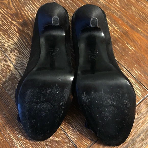 EUC Nina Evelixa Black Satin Ruffle Pumps Sz 7.5 - Picture 4 of 7